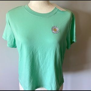 Love Streak Crop Style Top NWT’s Size M🌺🌸🌼